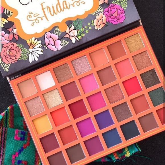 Frida eye shadow palette