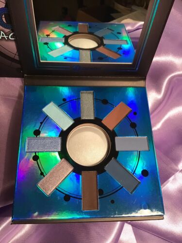 Paleta de sombras de ojos mate y brillante  "Zodiac Aquarius" - BH Cosmetics